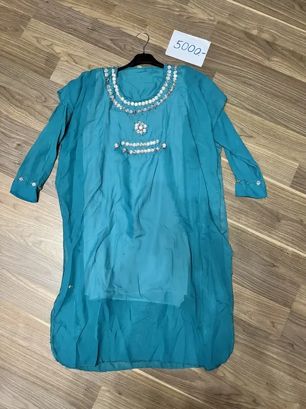 noi-jelmez-m-l_03